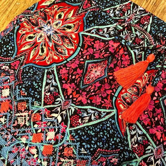 GAP Floral Embroidered Pull on Multicolored Shorts with Tassel Ties Size Small - Picture 4 of 11